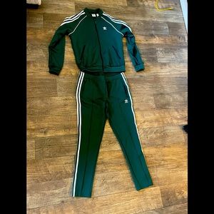 ADIDAS TRACKSUIT GREEN SMALL TOP MEDIUM BOTTOM